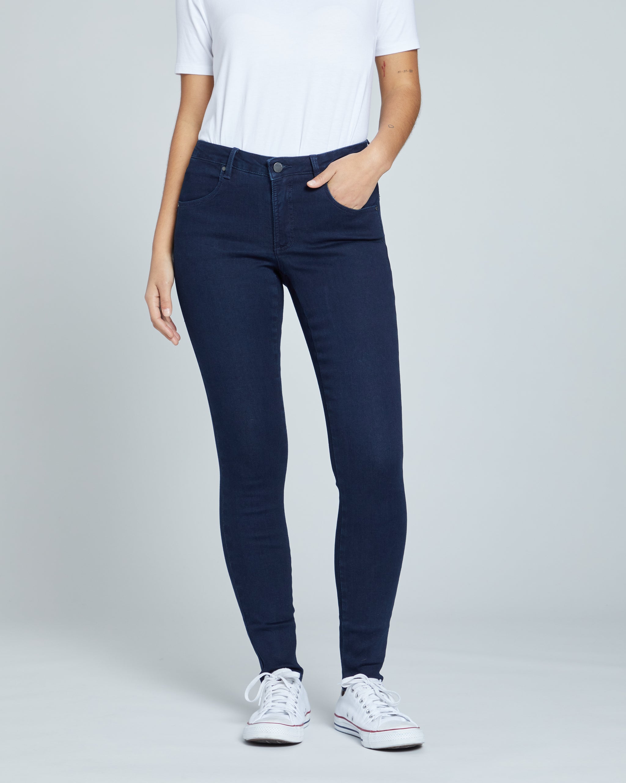 Seine Mid Rise Skinny Jeans 32 Inch - Dark Indigo | Universal Standard