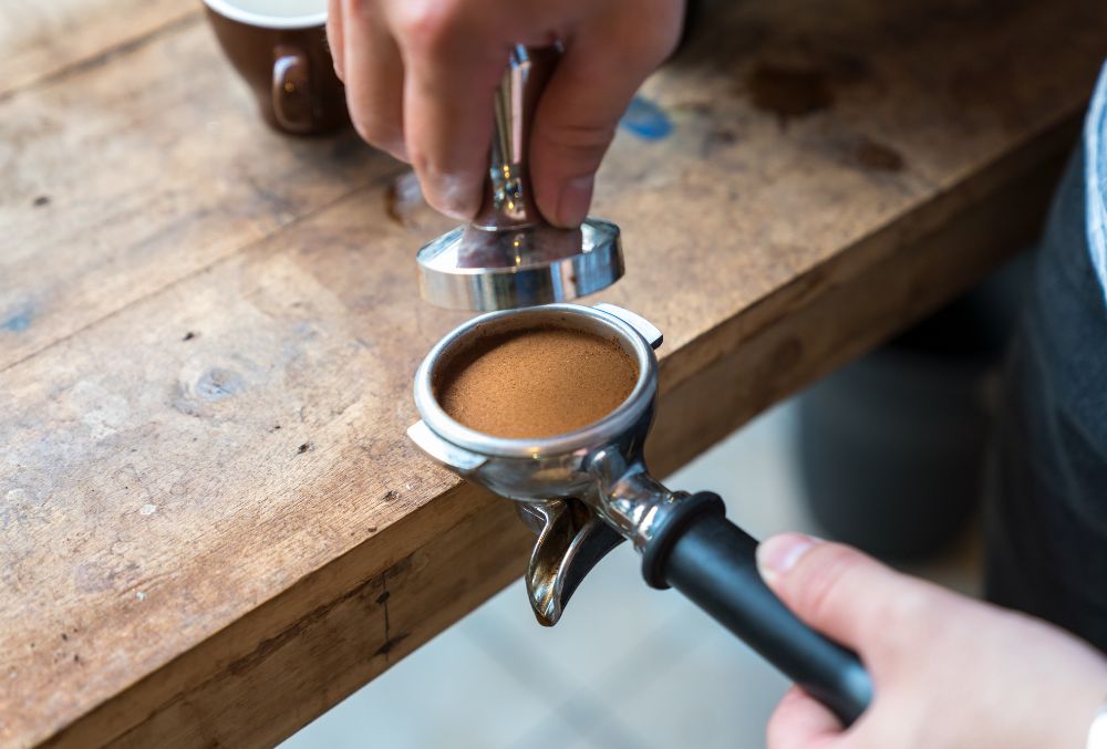 Manual espresso machines: How to pull the perfect shot - Perfect Daily Grind