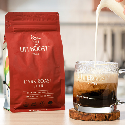 which coffee is stronger light or dark roast