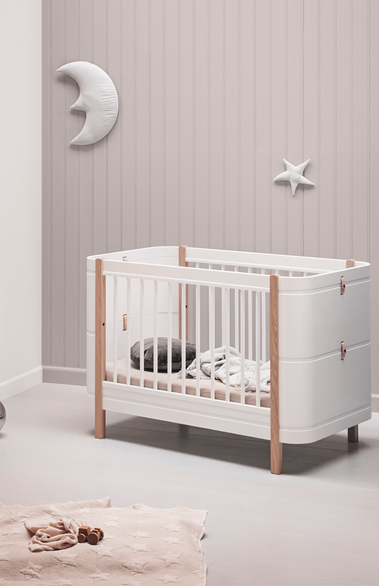 mini cot