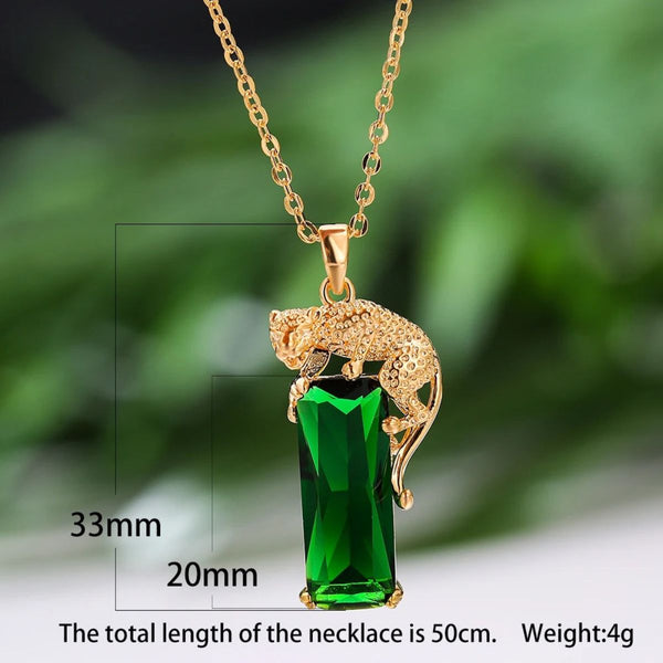 Leopard Gold-Plated Women's Necklace, Nature-Inspired, adorned with crystals, green zirconia stone, elegant, sophisticated, luxury fashion, and a touch of semi-precious elegance
