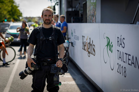 Le photojournaliste et olympien Bryan Keane sur la page d'entreposage d'Outex