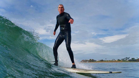 Foto de surf do presidente da KPCC, Bill Davis Outex, por JR deSouza