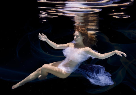 Underwater nude body art photography by Dan Katz using Outex waterproof housing system 2