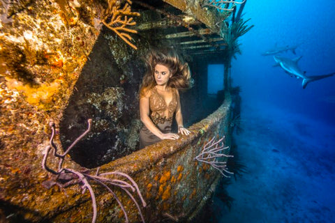 Photographe sous-marin Ale Socci utilisant des étuis étanches Outex