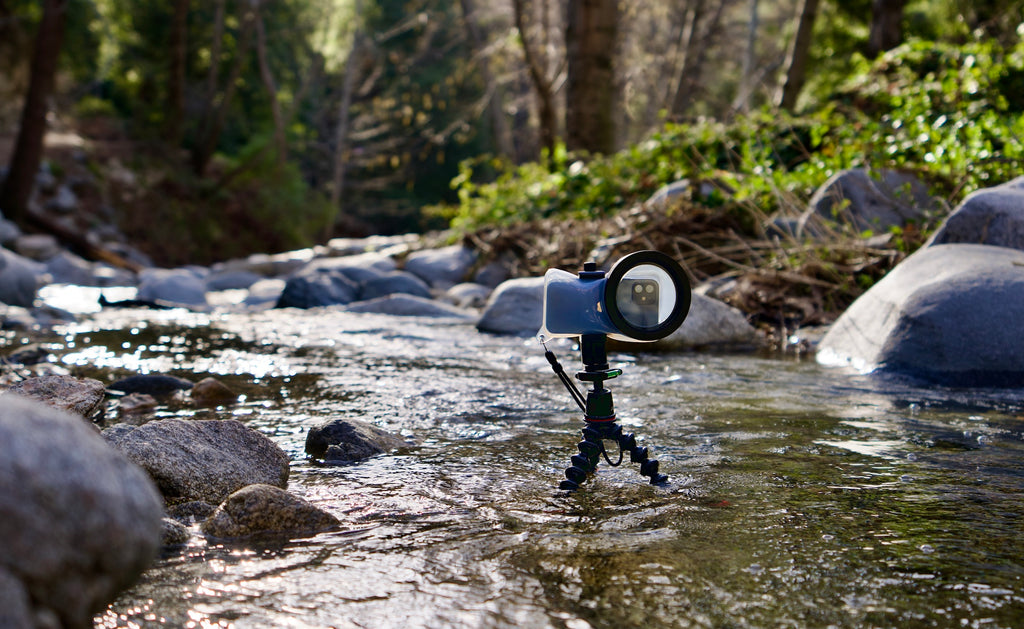 O sistema de câmera à prova d'água Outex é modular e compatível com acessórios de telefones com câmera de terceiros, como iluminação, lentes externas, tripés, suportes, gatilhos sem fio e tethering.