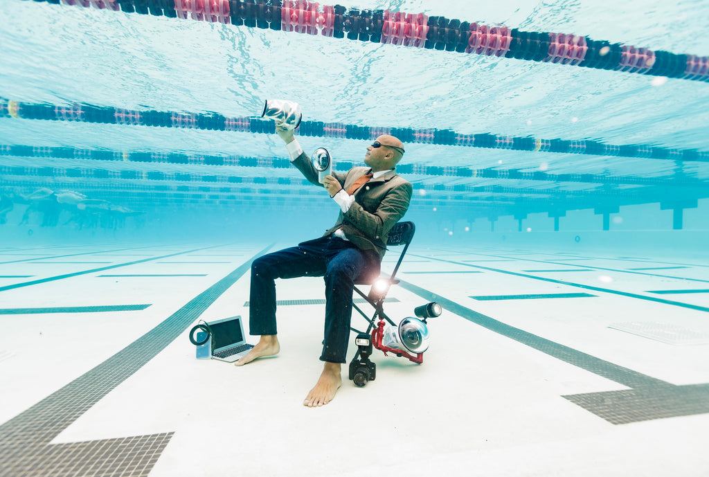 Photos BTS de Swimmer Magazine de JR deSouza par l'ambassadeur Outex Brett Stanley 3