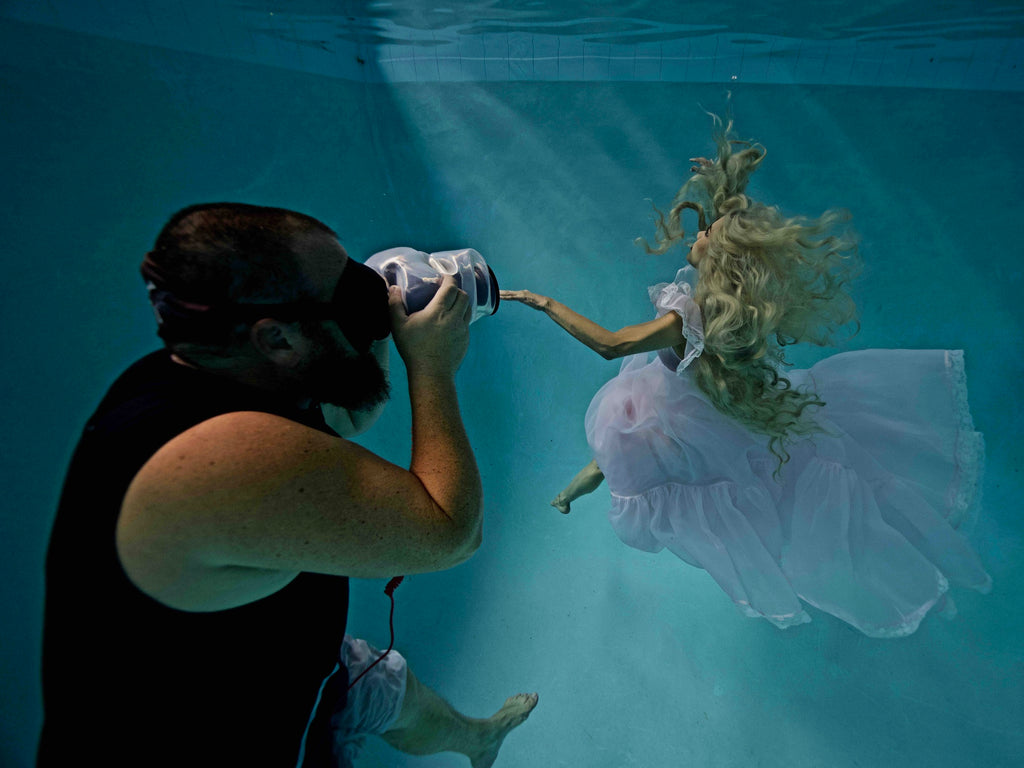 Professional photographer Brett Stanley underwater photoshoot using Outex waterproof Canon camera case