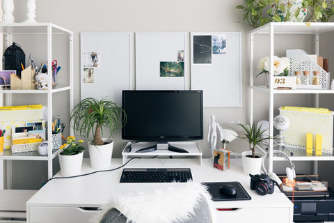 5 Helpful Yet Minimalist Essentials for Home Office Setup