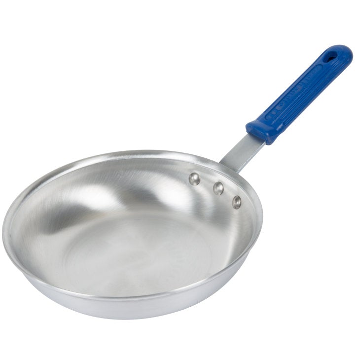https://cdn.shopify.com/s/files/1/0840/1021/files/vollrath-wear-ever-4008-natural-finish-aluminum-fry-pan-with-cool-handle-8-524850.jpg?v=1703303697&width=900