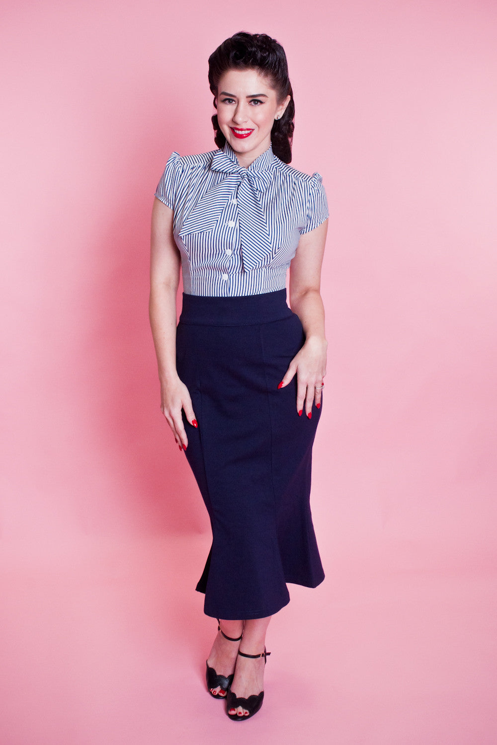 Diva Skirt - Navy – Heart of Haute