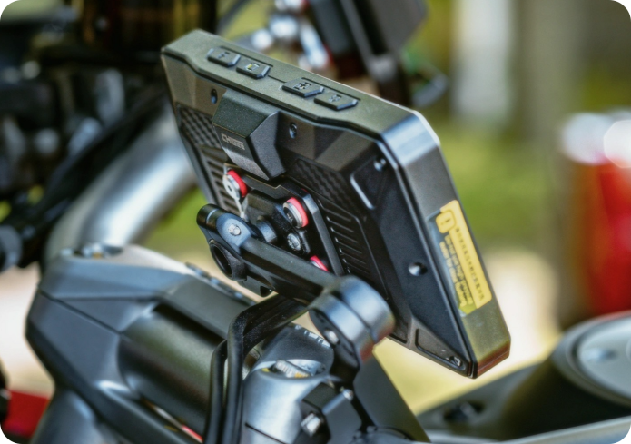 Chigee AIO-5 Lite motorcycle Smart Riding system meets Japanese standards, reduces smartphone navigation damage in tough conditions