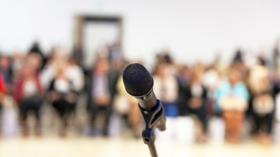 microfono public speaking