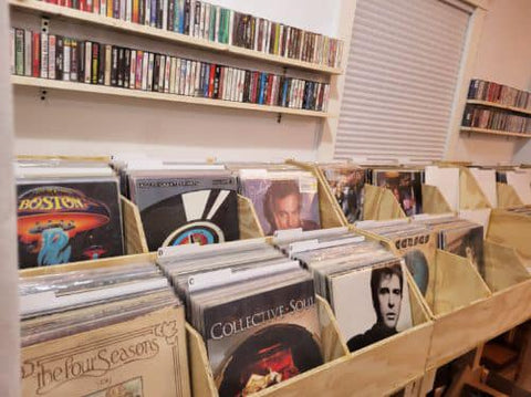 New and Used Vinyl Records at Back to the Vinyl Waupaca Wisconsin