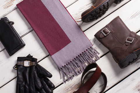 How to accessorize your bag with a scarf