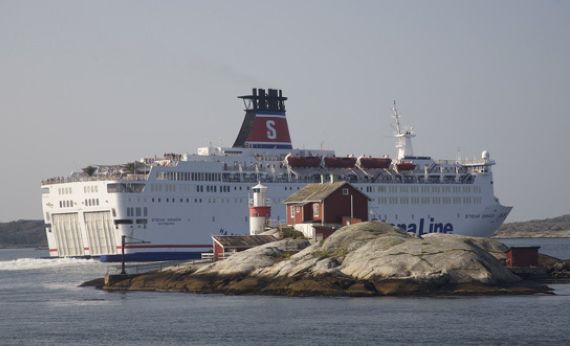 Stena Line passing the old lighthouse.