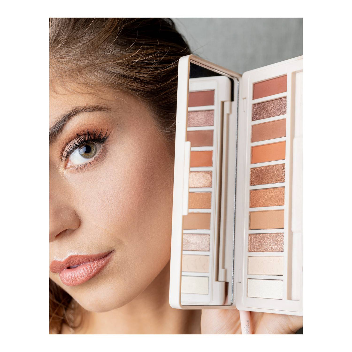 Paleta de Sombras Once Upon A Time Rebel Beauty - Saldos A Huevo