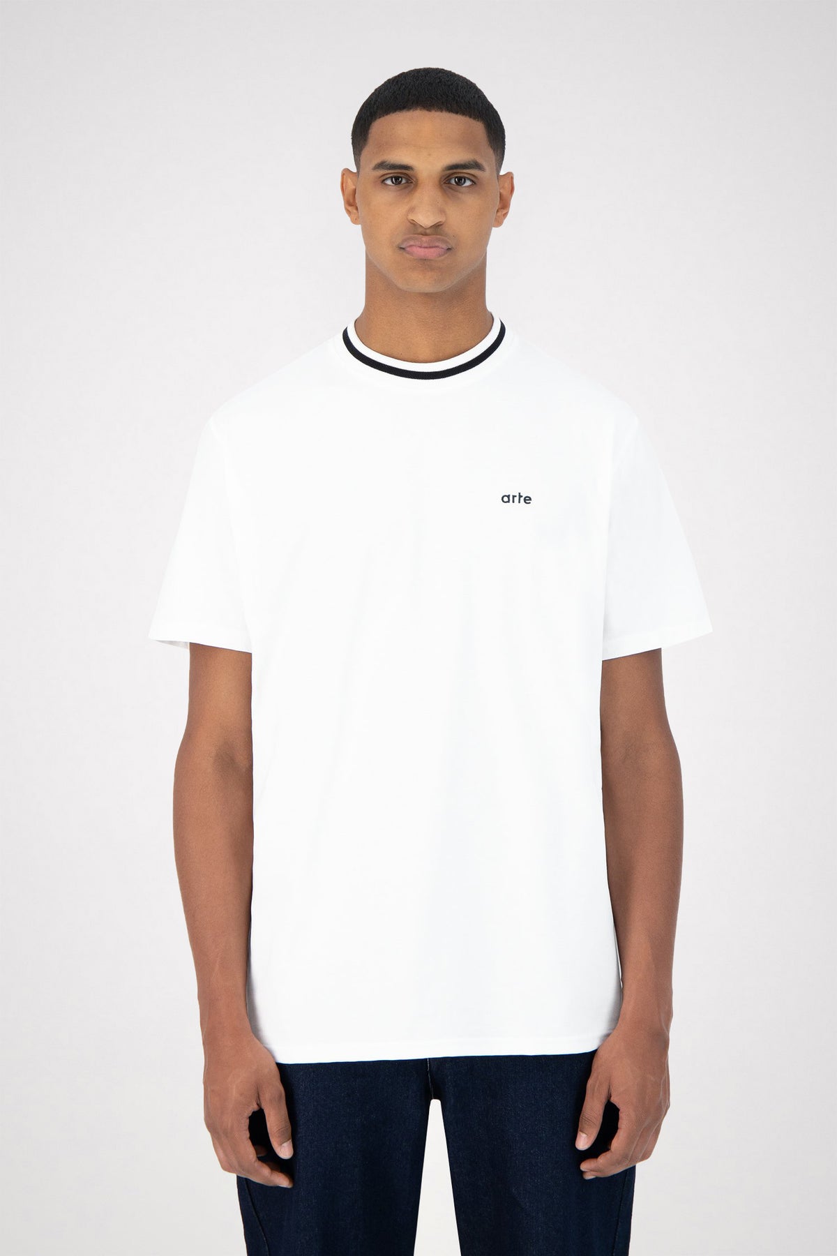 Tomi Collar T-shirt - White/Black | Arte Antwerp