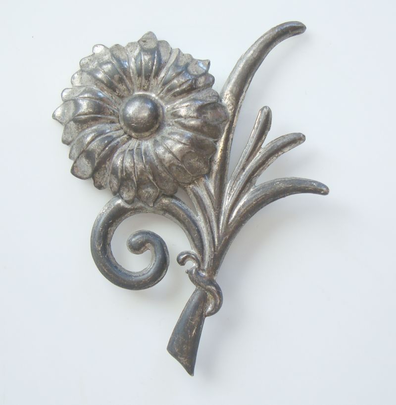 floral brooch