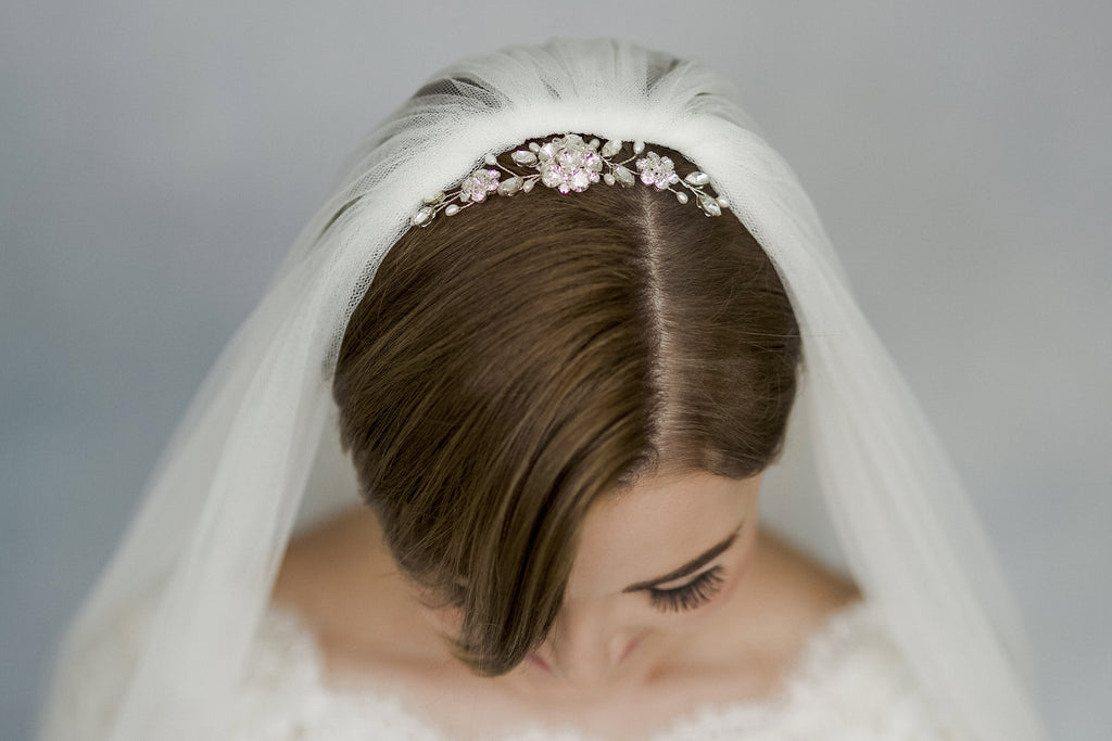 How to stop a bridal comb falling out of your hair - Lucille hair comb