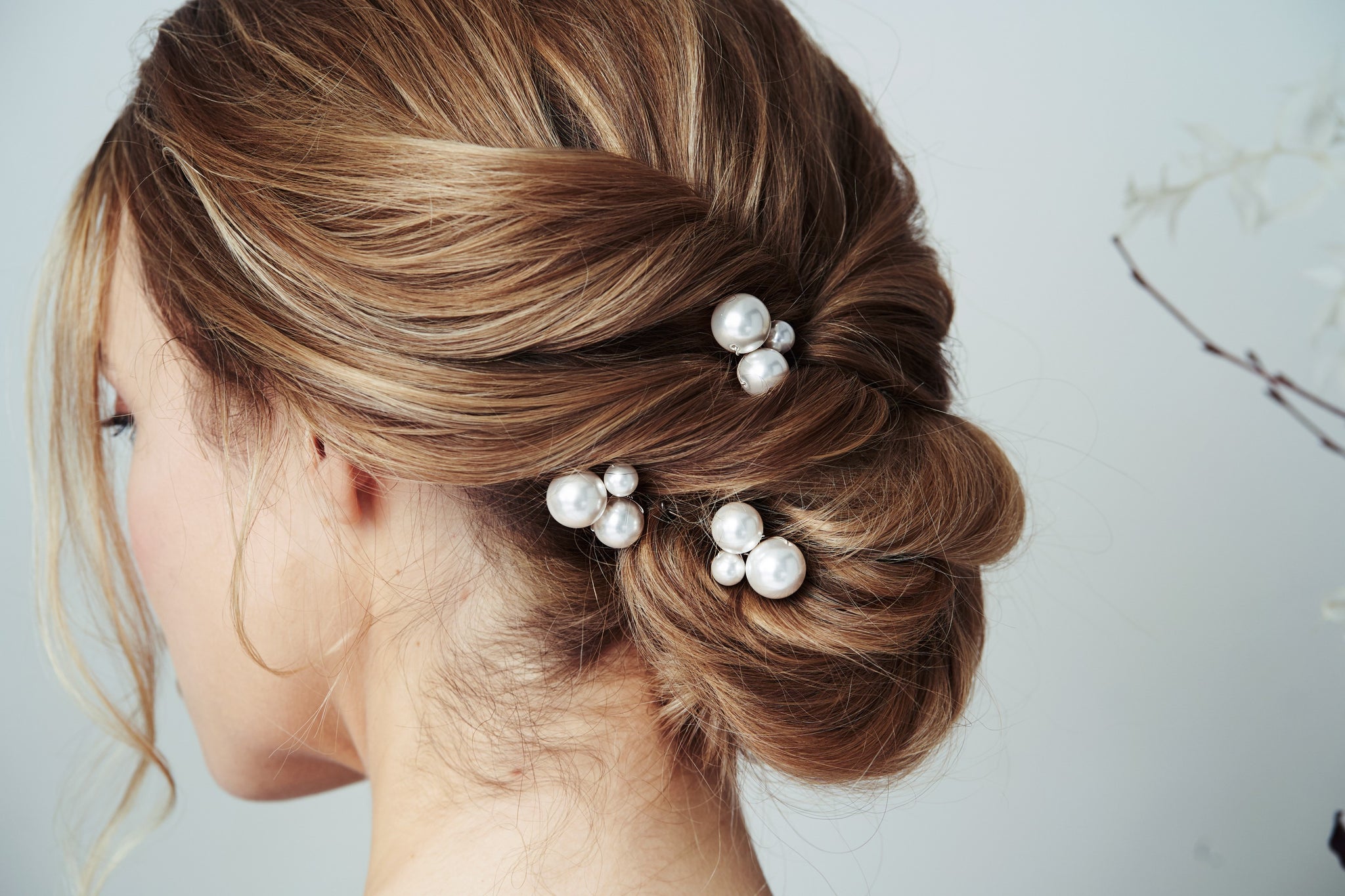 The Perla hair pins shows the quality of expensive pearl accessories