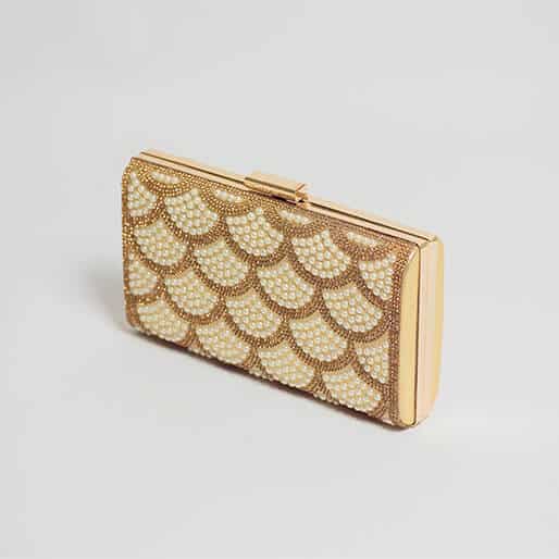 Bolsa Clutch Dourada com Aplicação de Pedraria