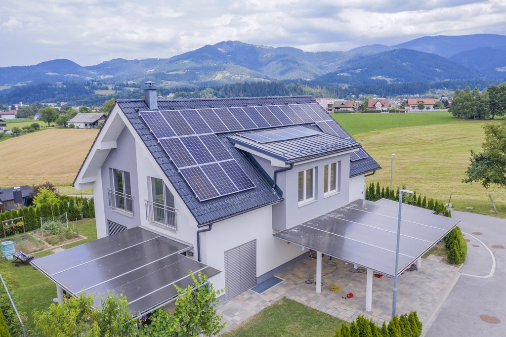 résidence avec panneaux solaires