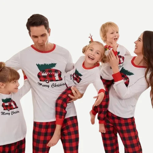 Family pajama_副本.webp__PID:39bee914-3fbf-4534-936d-510b66f25ea2