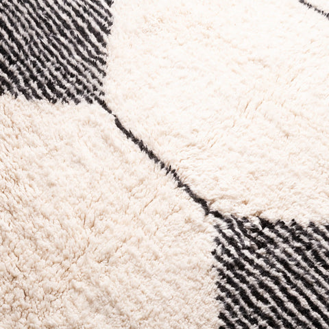 Ouarzazate - Handmade Black and White Moroccan Berber Rug