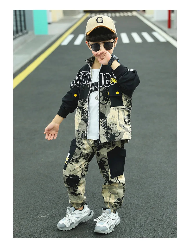 2024 Boys camouflage suit  spring autumn new Zhongda childrens baseball suit two piece set childrens camouflage summer camp suit