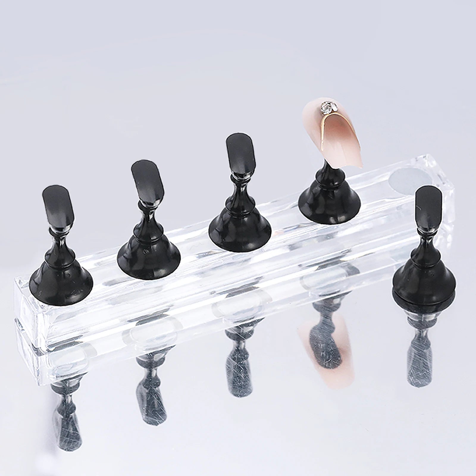 5pcs/Set Magnetic Nail Holder False Nail Tip Practice Stand Crystal Base Holder Nail Art Display For Art Salon DIY & Practice