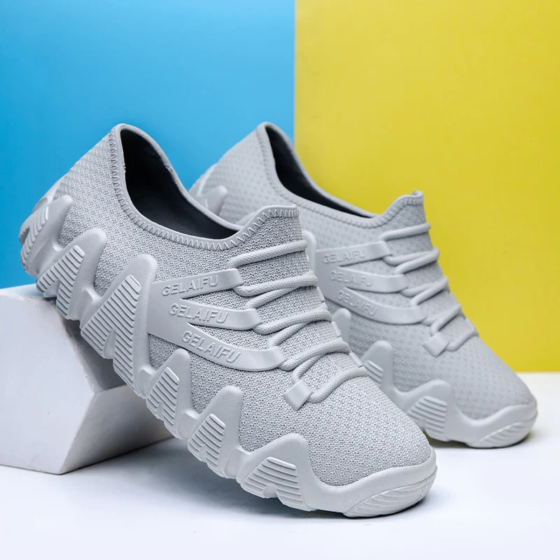 Outdoor Lightweight Men Sandals Non-slip Rainy Shoes Quick Drying Beach Shoes Waterproof Chef Shoes Comfortable Walking Sneakers