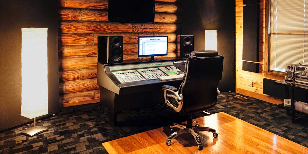 Why A Cabin Is A Great Space For A Recording Studio – Joey Sturgis Tones