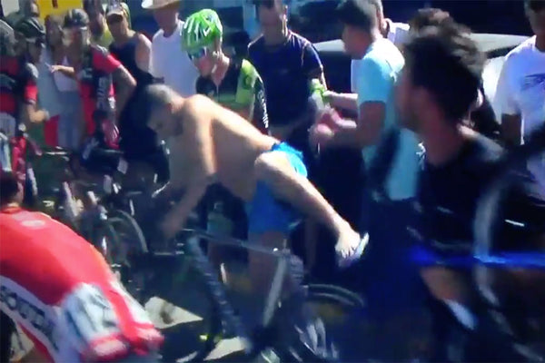 Spectator tries to steal Ben King's Bike