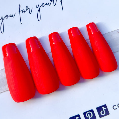 red press on nails