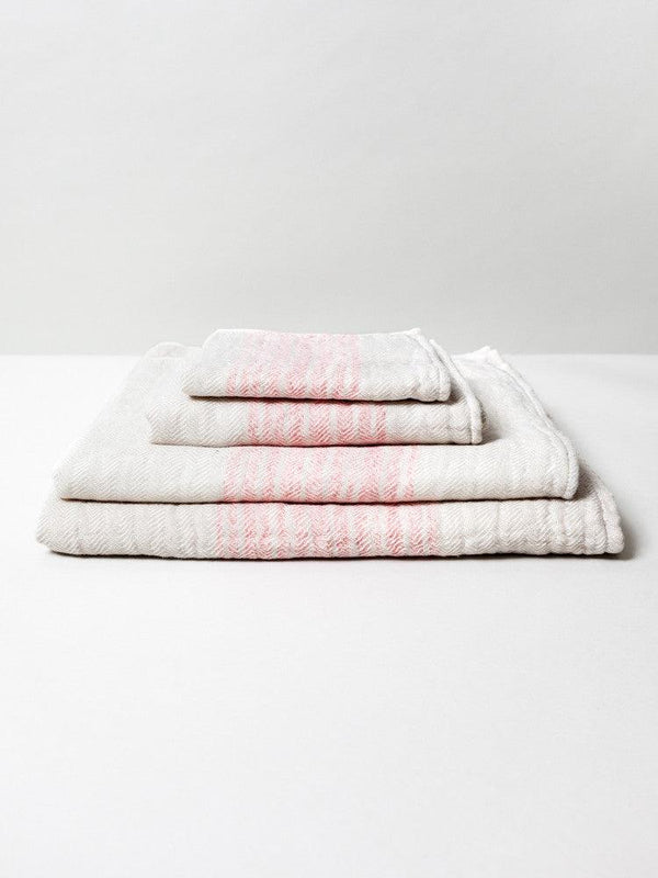 https://cdn.shopify.com/s/files/1/0847/3816/products/Kontex_Flax_Line_Organics_Towel_Pink_Beige-1_600x800.jpg?v=1697222999