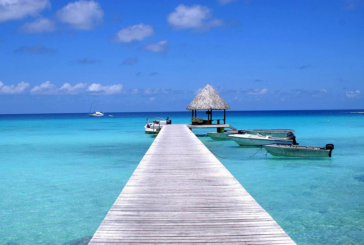 Kia Ora resort of Rangiroa Atoll in Polynésia From Wikimedia Commons