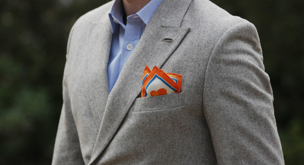 Complementary pocket square color pattern