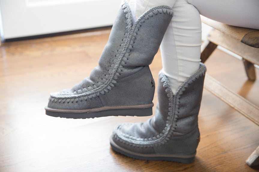 silver mou boots