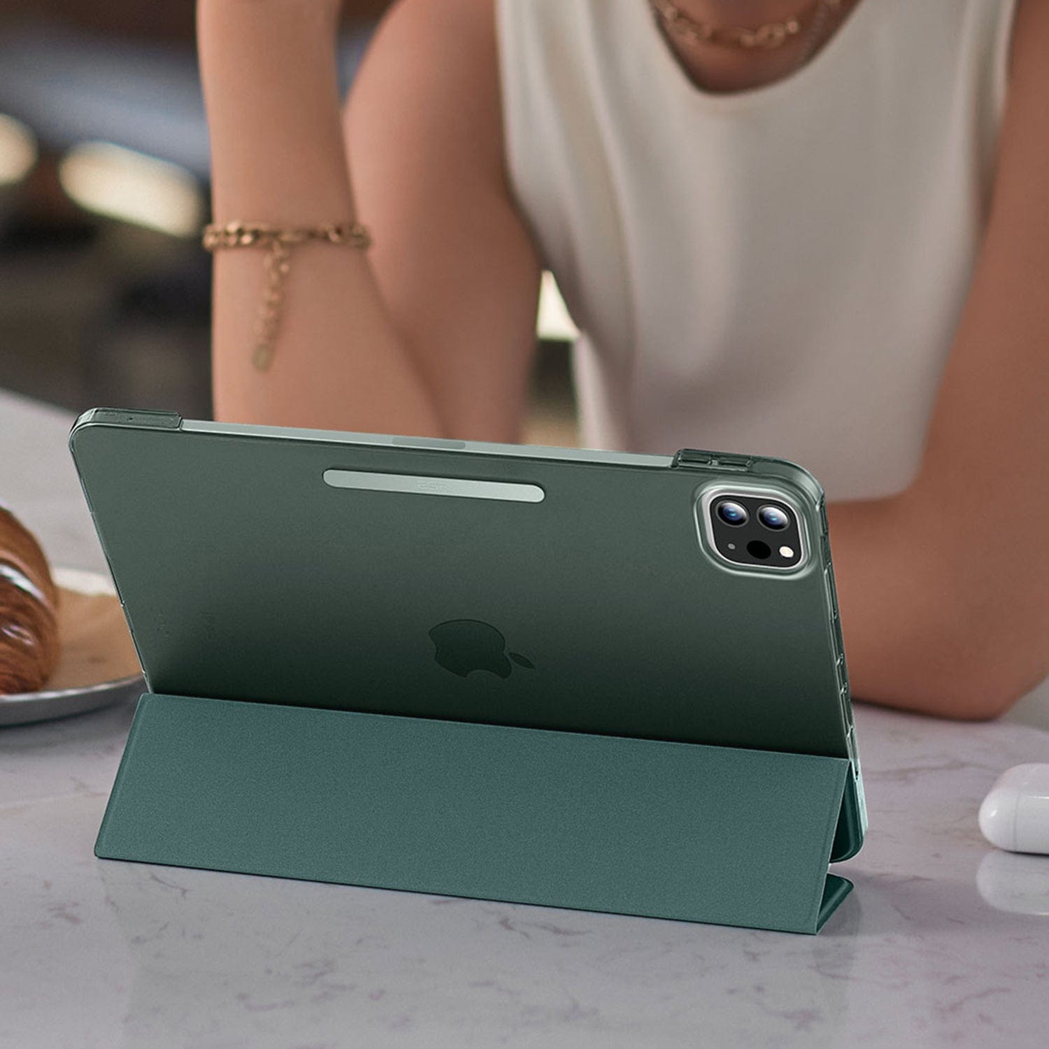 Venture Series Tri-Fold Case - iPad Pro 13" M4 - Image 16