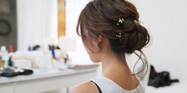 Coiffure avec des fleurs