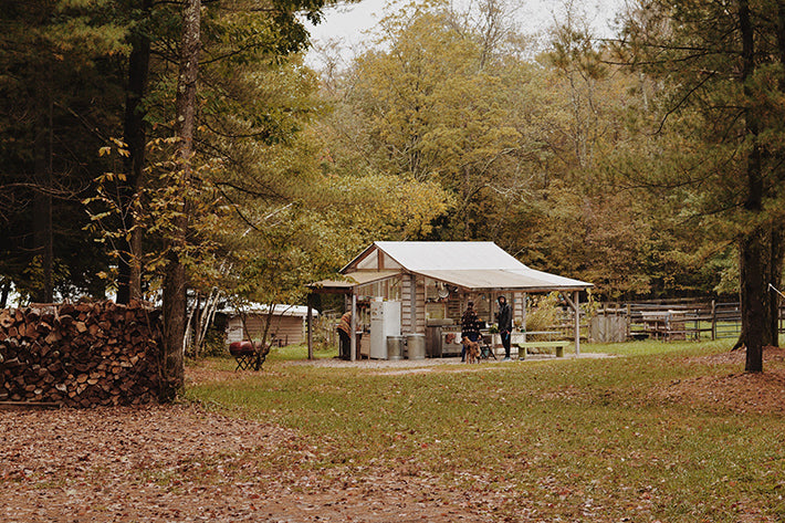 the outlier inn outdoor kitchen - glamping airbnb catskills upstate ny 