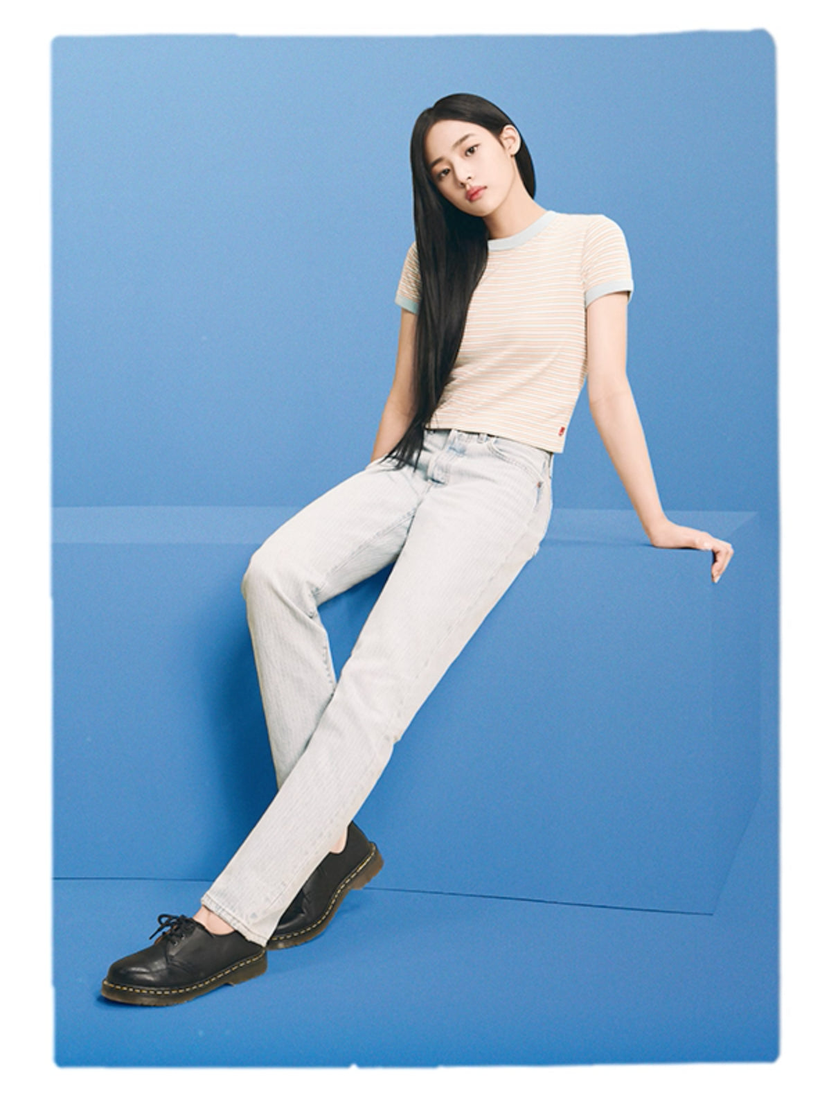 NWJNS Minji styled in Levi's 501 jeans - Levi's Hong Kong 