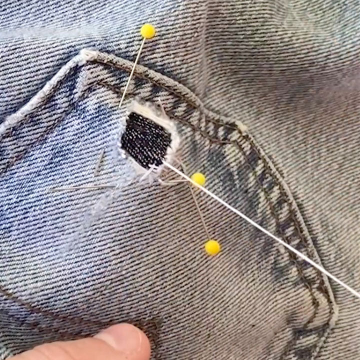 Repair Jeans Pocket: Anchor The Stitch In The Denim Of The Jeans Pocket - Levi's Hong Kong