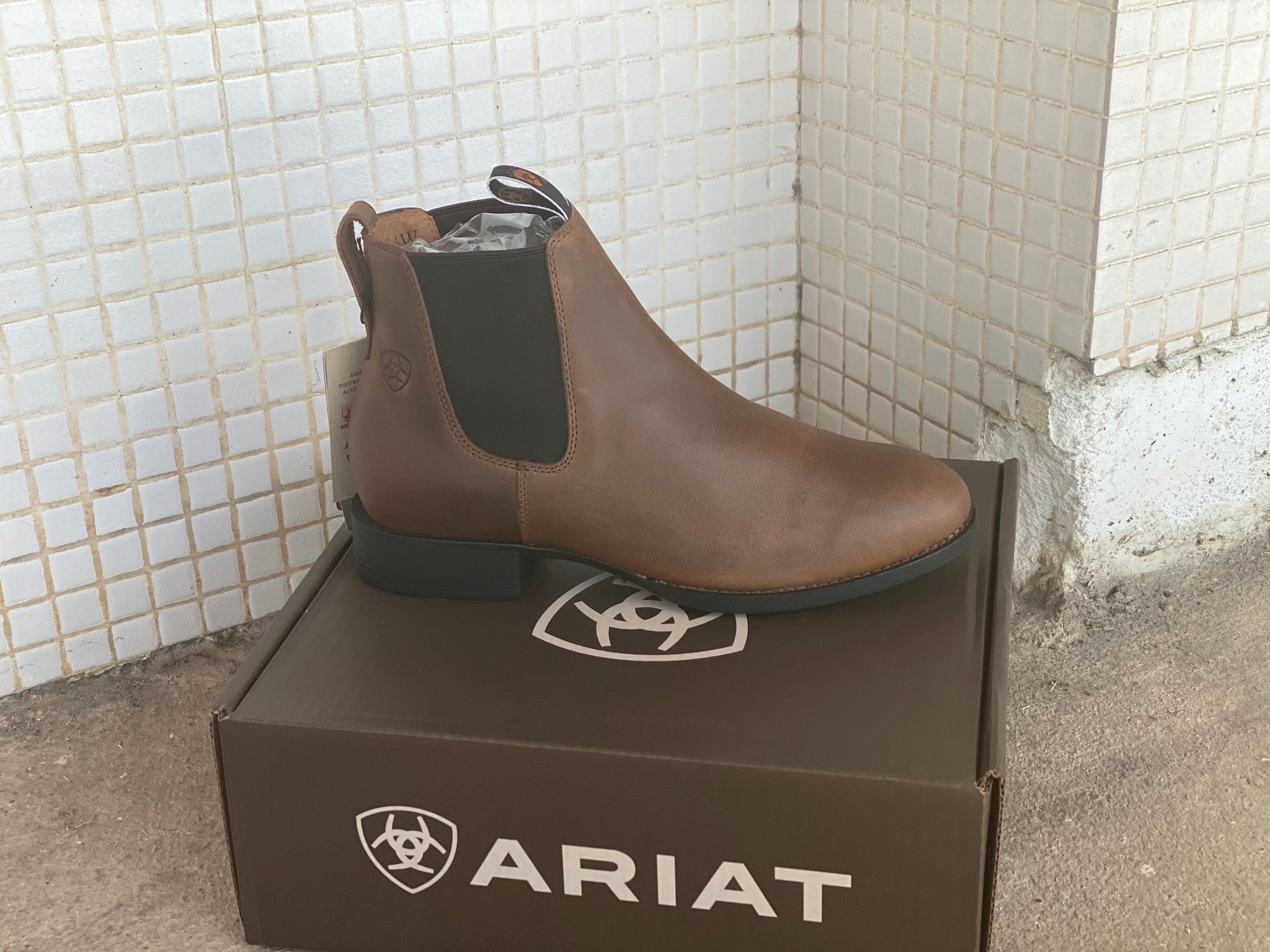 ariat acton boot