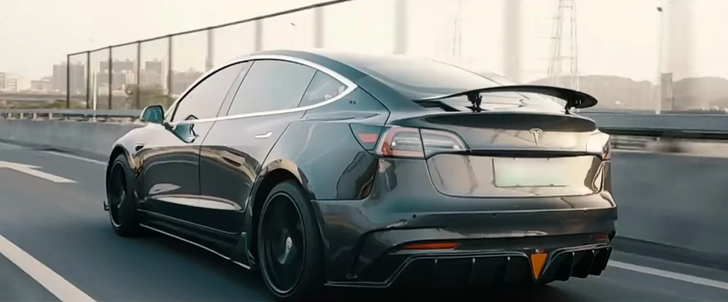 Model 3 Dry Carbon Fiber Tailgate with Automatic Lift Wings