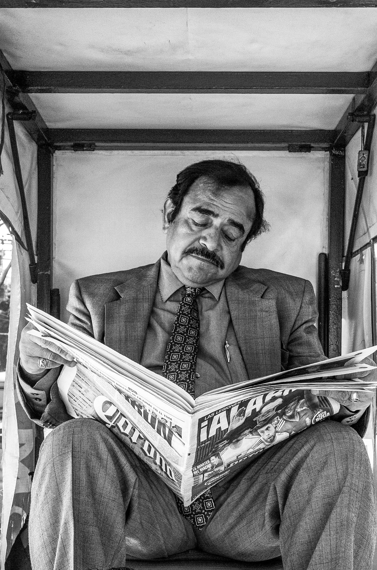 compagnon_trovatten_feature_newspaper_businessman