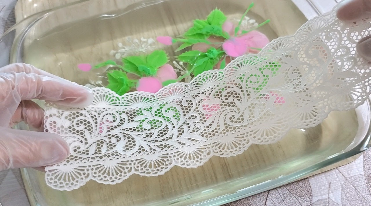 Edible lace