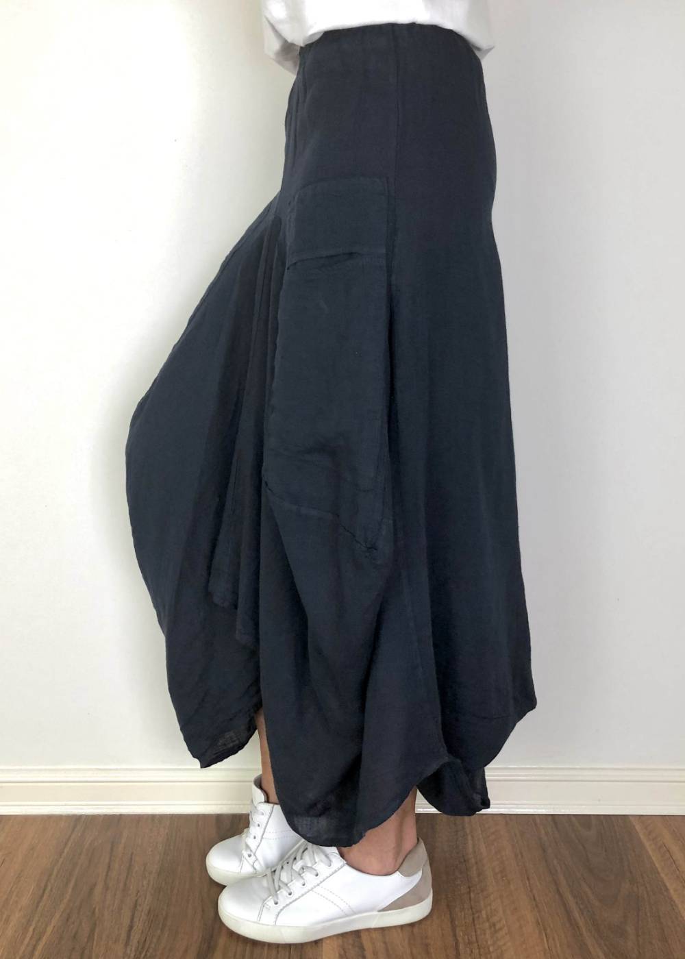 TALIA BENSON | Italian Linen Skirt - Navy | Zabecca Living