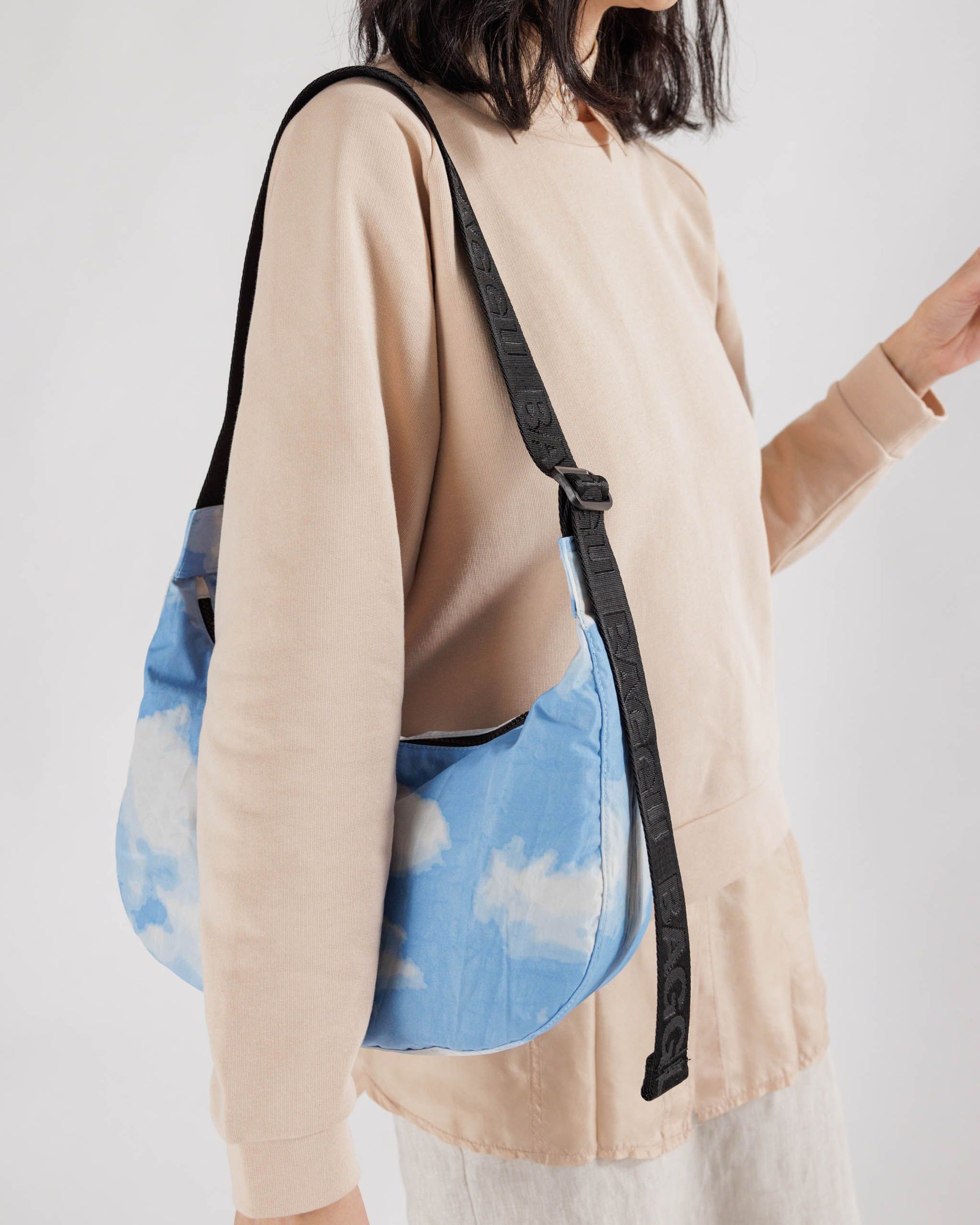 Medium Nylon Crescent Bag : Clouds - Baggu